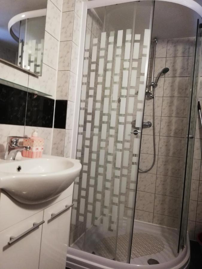 Apartman Cvita Tkon Exterior foto