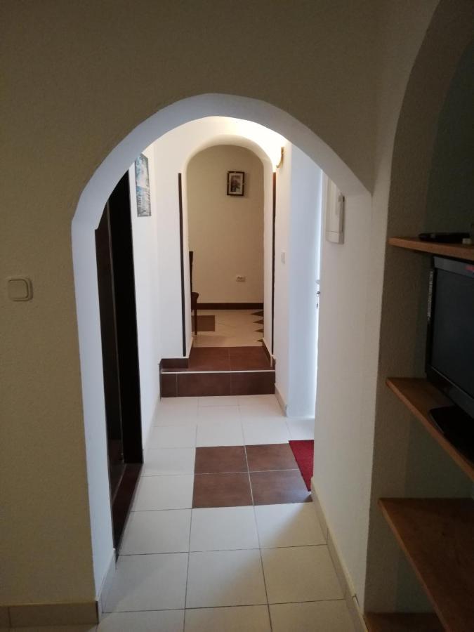 Apartman Cvita Tkon Exterior foto